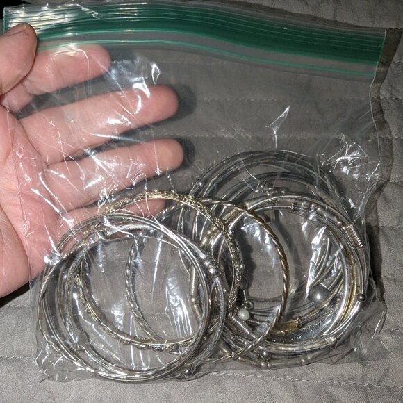 $3 with Bundle ~ Bracelet Grab Bag 4679 - Picture 1 of 5